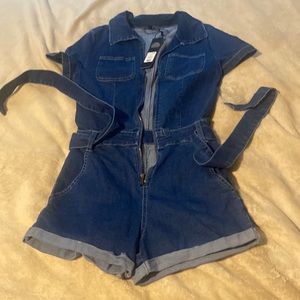Fashion nova denim shorts romper- XS new, but zipper is broken